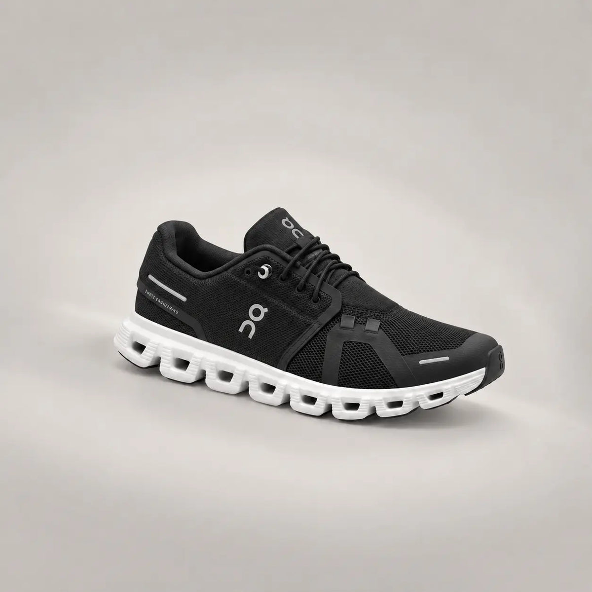 Cloud 6 Black | White