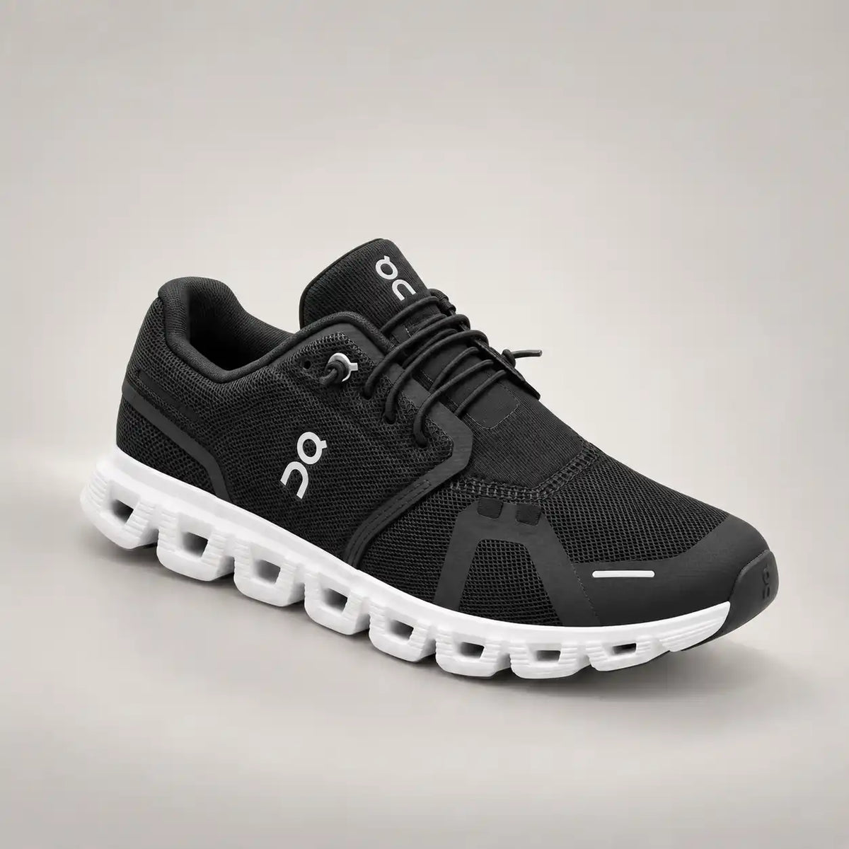 Cloud 6 Black | White