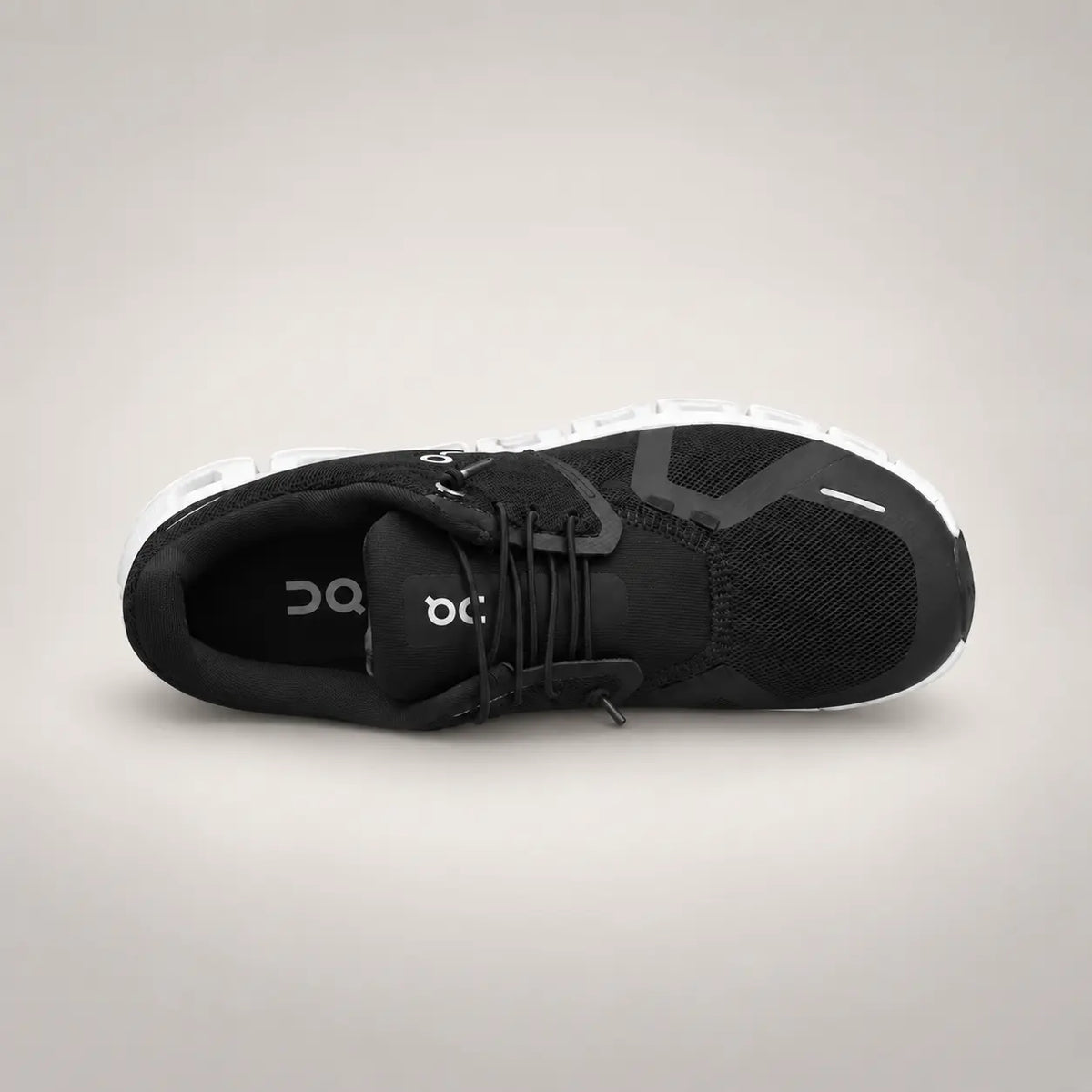 Cloud 6 Black | White