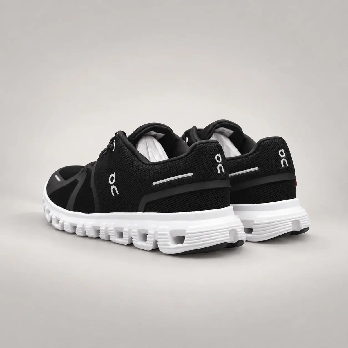 Cloud 6 Black | White