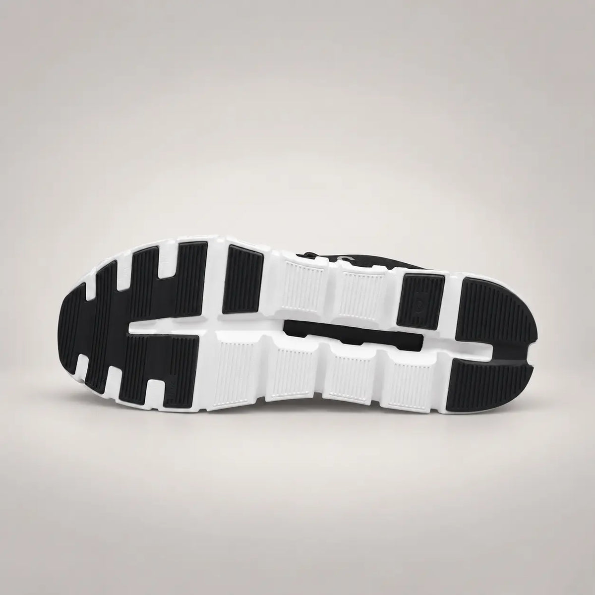 Cloud 6 Black | White