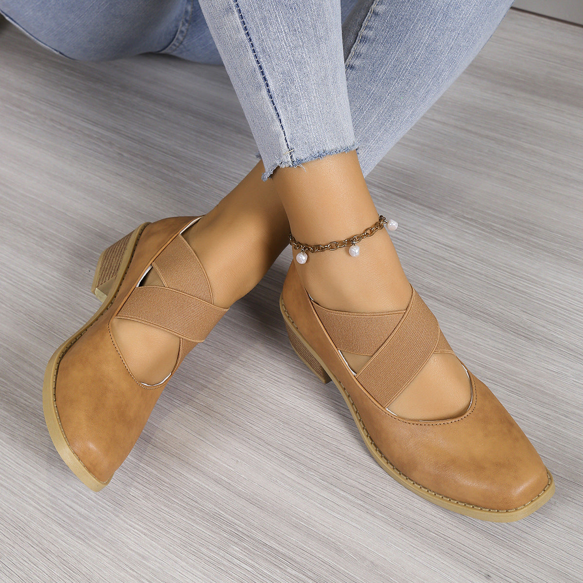 Foot comfort – Cross-strap Mary Jane shoes