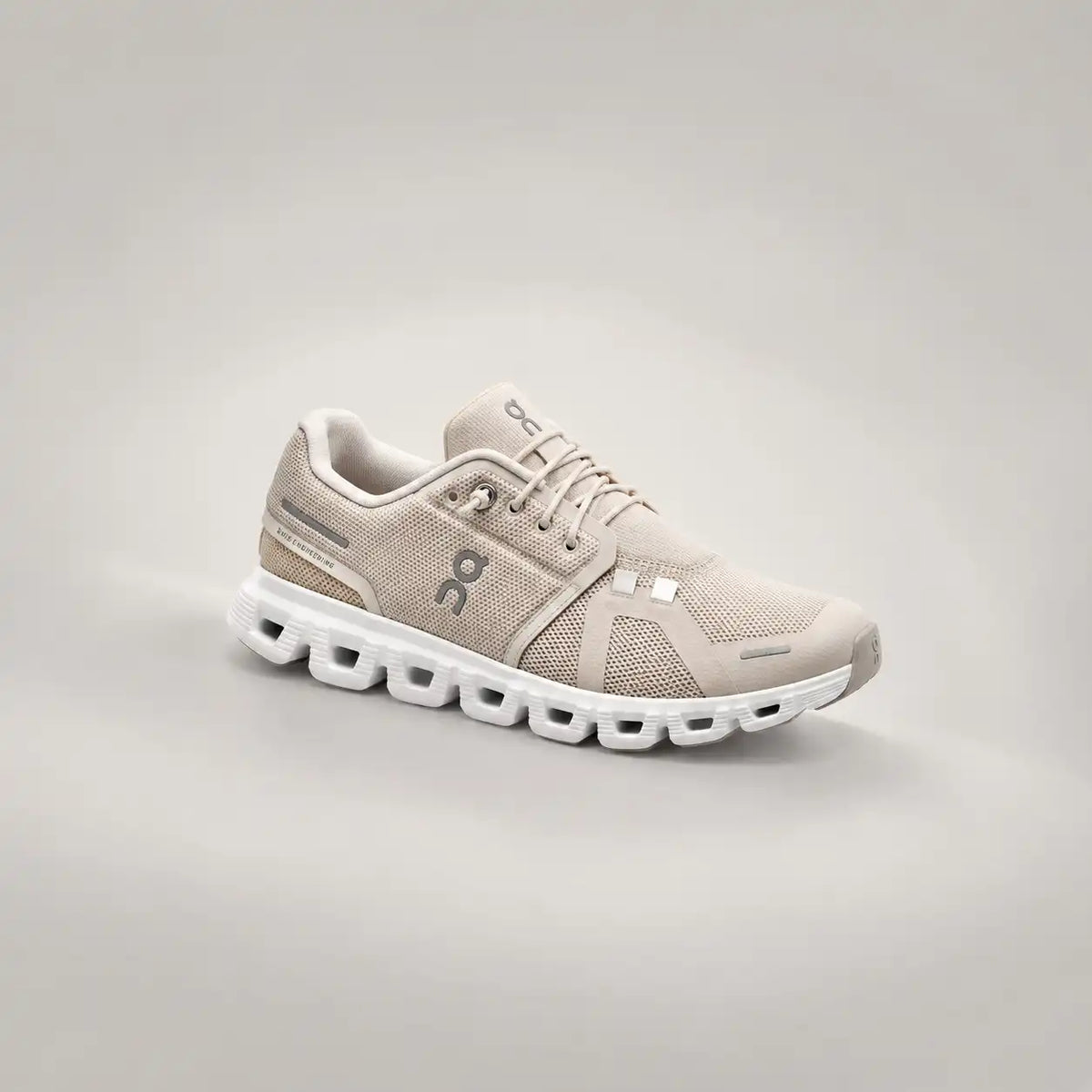 Cloud 6 Pearl | White
